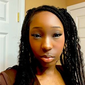 Meet your Posher, Nikida